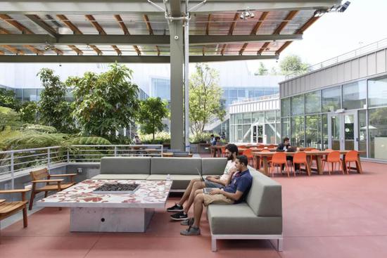 Facebook 公司在美国旧金山市门洛帕克的新总部（摄于2018年）